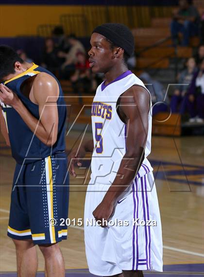 Thumbnail 3 in Warren vs. Lynwood photogallery.