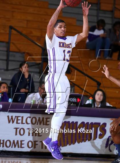 Thumbnail 2 in Warren vs. Lynwood photogallery.