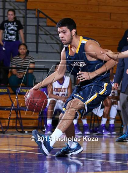 Thumbnail 2 in Warren vs. Lynwood photogallery.