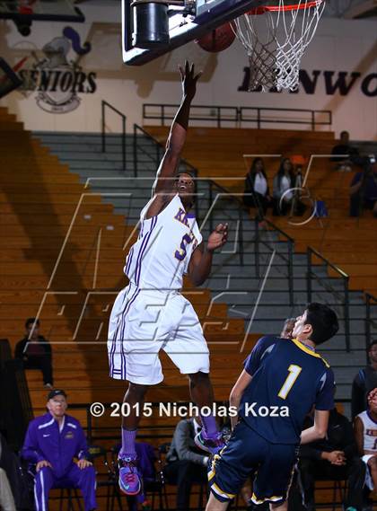 Thumbnail 1 in Warren vs. Lynwood photogallery.