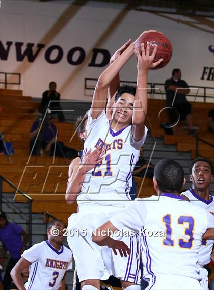 Thumbnail 2 in Warren vs. Lynwood photogallery.