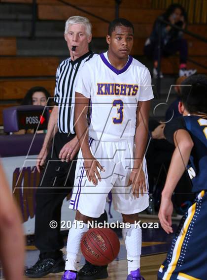 Thumbnail 2 in Warren vs. Lynwood photogallery.