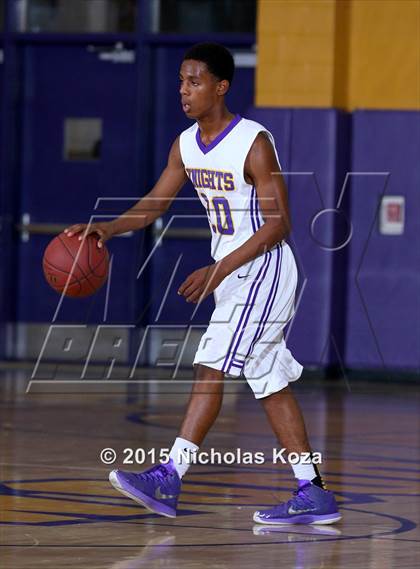 Thumbnail 1 in Warren vs. Lynwood photogallery.