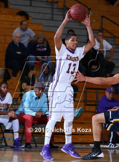 Thumbnail 2 in Warren vs. Lynwood photogallery.