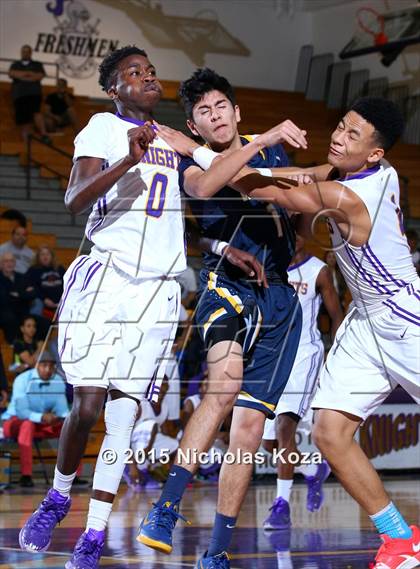 Thumbnail 3 in Warren vs. Lynwood photogallery.
