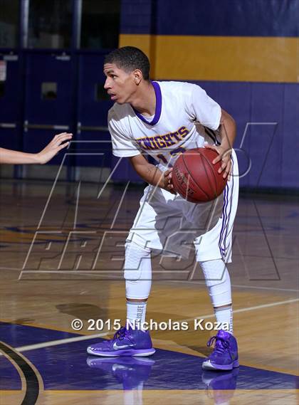 Thumbnail 3 in Warren vs. Lynwood photogallery.