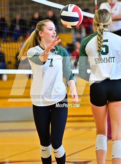 Thumbnail 3 in Centaurus vs. Summit photogallery.