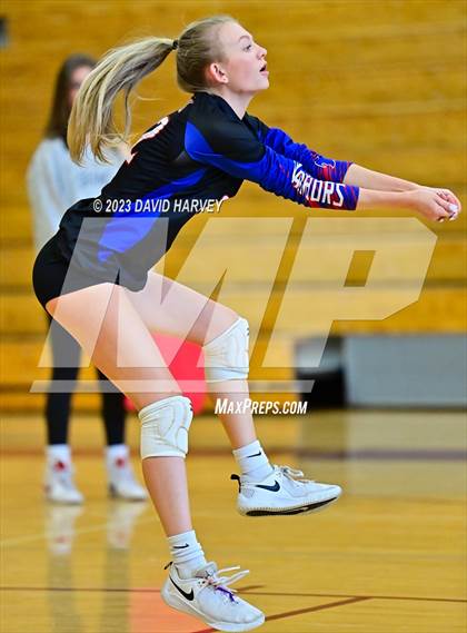 Thumbnail 3 in Centaurus vs. Summit photogallery.