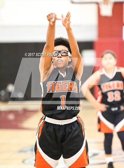 Thumbnail 3 in San Jacinto vs. Great Oak (Mustang Tip Off Classic) photogallery.