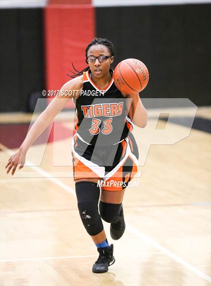 Thumbnail 3 in San Jacinto vs. Great Oak (Mustang Tip Off Classic) photogallery.