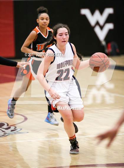 Thumbnail 3 in San Jacinto vs. Great Oak (Mustang Tip Off Classic) photogallery.