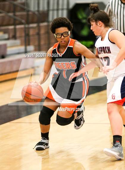 Thumbnail 3 in San Jacinto vs. Great Oak (Mustang Tip Off Classic) photogallery.