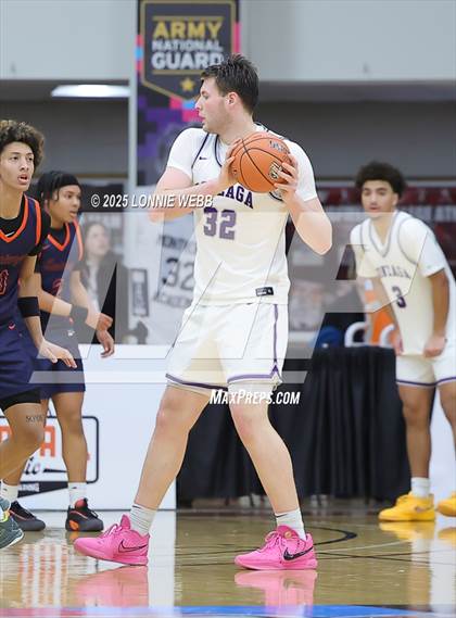 Thumbnail 2 in Gonzaga vs. Roosevelt (Army National Guard Hoophall Classic) photogallery.