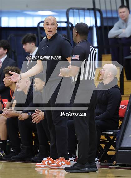Thumbnail 2 in Gonzaga vs. Roosevelt (Army National Guard Hoophall Classic) photogallery.