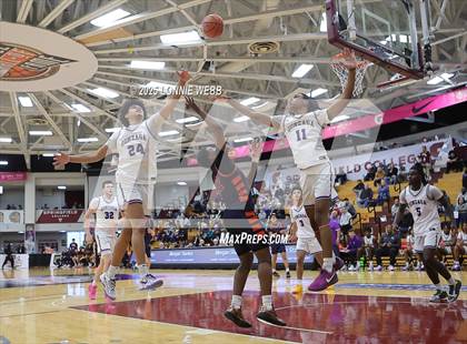 Thumbnail 2 in Gonzaga vs. Roosevelt (Army National Guard Hoophall Classic) photogallery.