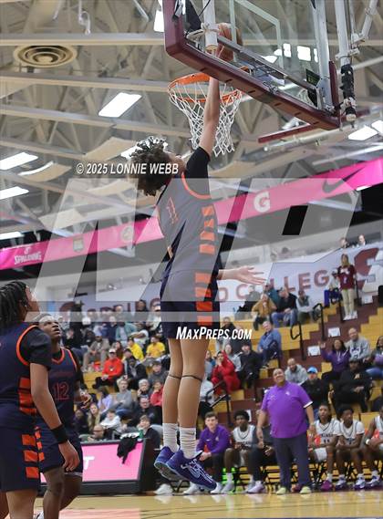Thumbnail 3 in Gonzaga vs. Roosevelt (Army National Guard Hoophall Classic) photogallery.