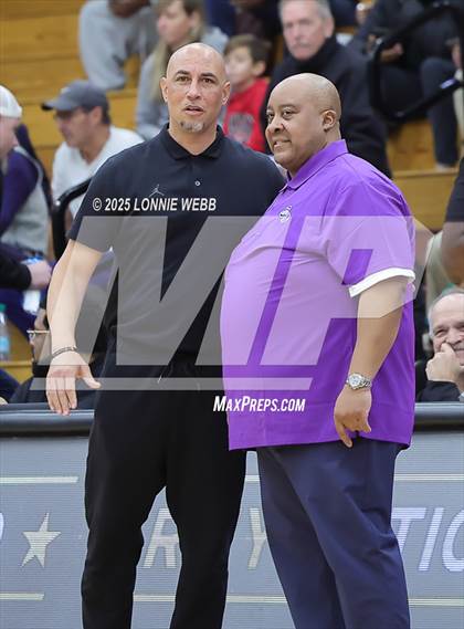 Thumbnail 2 in Gonzaga vs. Roosevelt (Army National Guard Hoophall Classic) photogallery.