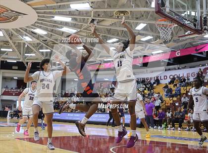 Thumbnail 3 in Gonzaga vs. Roosevelt (Army National Guard Hoophall Classic) photogallery.
