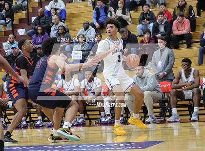 Thumbnail 3 in Gonzaga vs. Roosevelt (Army National Guard Hoophall Classic) photogallery.