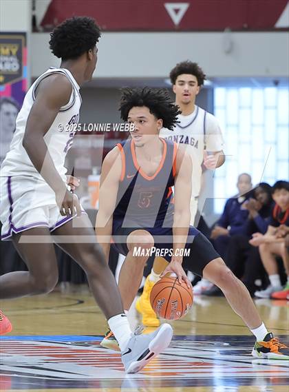 Thumbnail 2 in Gonzaga vs. Roosevelt (Army National Guard Hoophall Classic) photogallery.