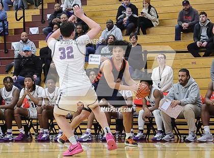 Thumbnail 2 in Gonzaga vs. Roosevelt (Army National Guard Hoophall Classic) photogallery.