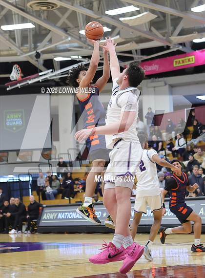 Thumbnail 3 in Gonzaga vs. Roosevelt (Army National Guard Hoophall Classic) photogallery.