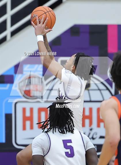 Thumbnail 3 in Gonzaga vs. Roosevelt (Army National Guard Hoophall Classic) photogallery.