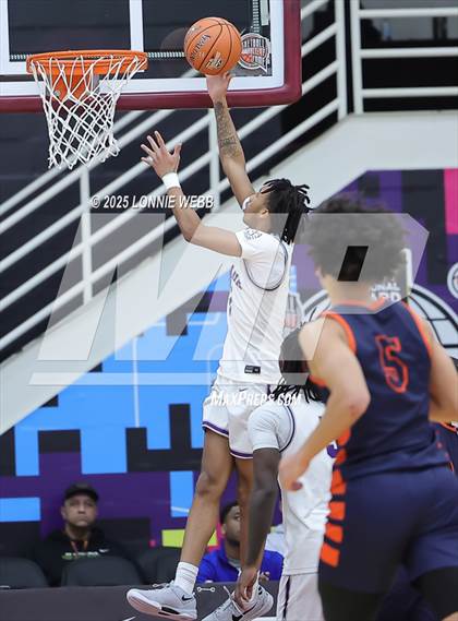 Thumbnail 2 in Gonzaga vs. Roosevelt (Army National Guard Hoophall Classic) photogallery.