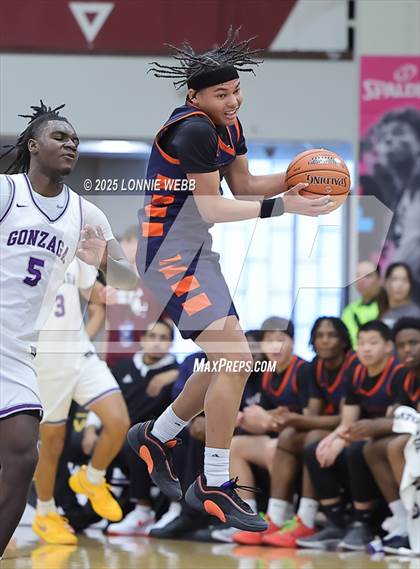Thumbnail 3 in Gonzaga vs. Roosevelt (Army National Guard Hoophall Classic) photogallery.
