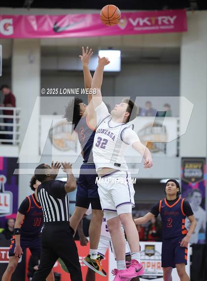 Thumbnail 2 in Gonzaga vs. Roosevelt (Army National Guard Hoophall Classic) photogallery.