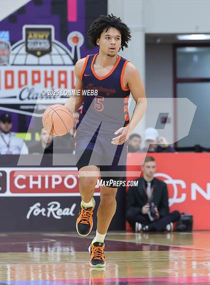 Thumbnail 3 in Gonzaga vs. Roosevelt (Army National Guard Hoophall Classic) photogallery.