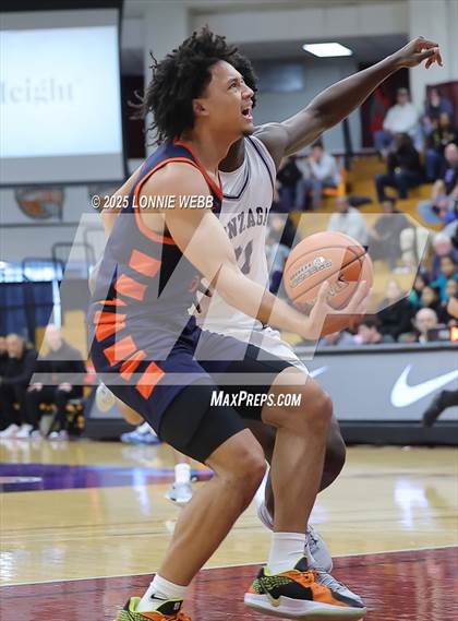 Thumbnail 3 in Gonzaga vs. Roosevelt (Army National Guard Hoophall Classic) photogallery.