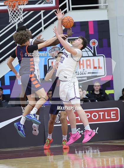 Thumbnail 2 in Gonzaga vs. Roosevelt (Army National Guard Hoophall Classic) photogallery.