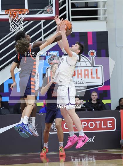 Thumbnail 1 in Gonzaga vs. Roosevelt (Army National Guard Hoophall Classic) photogallery.