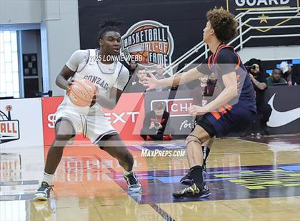 Thumbnail 1 in Gonzaga vs. Roosevelt (Army National Guard Hoophall Classic) photogallery.