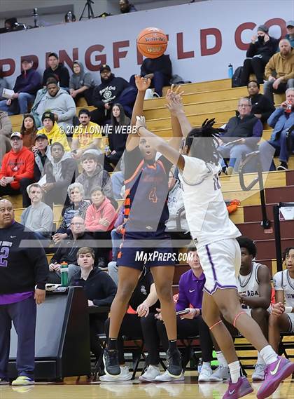 Thumbnail 2 in Gonzaga vs. Roosevelt (Army National Guard Hoophall Classic) photogallery.
