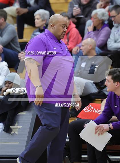 Thumbnail 3 in Gonzaga vs. Roosevelt (Army National Guard Hoophall Classic) photogallery.