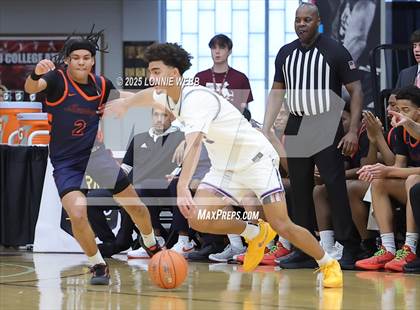 Thumbnail 2 in Gonzaga vs. Roosevelt (Army National Guard Hoophall Classic) photogallery.