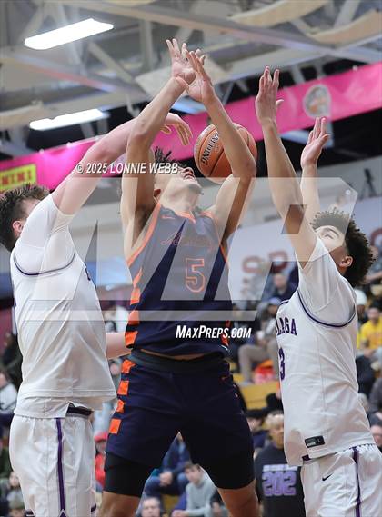 Thumbnail 3 in Gonzaga vs. Roosevelt (Army National Guard Hoophall Classic) photogallery.