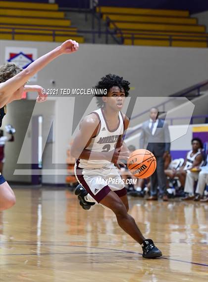 Thumbnail 3 in Morrilton vs Shiloh Christian (AAA 4A Regional First Round) photogallery.