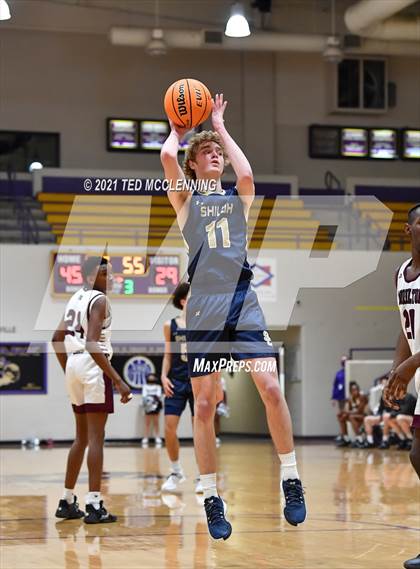 Thumbnail 3 in Morrilton vs Shiloh Christian (AAA 4A Regional First Round) photogallery.