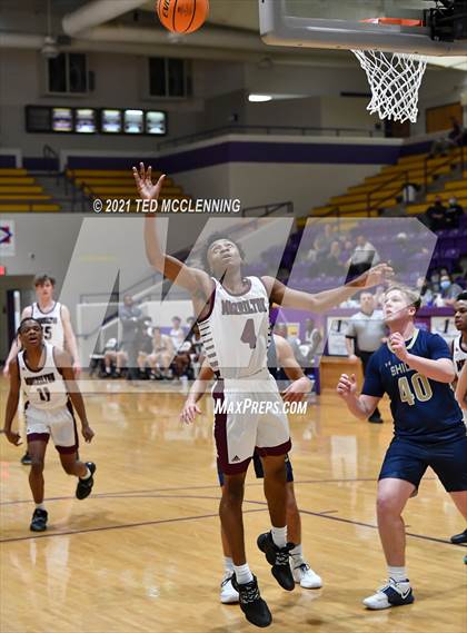 Thumbnail 3 in Morrilton vs Shiloh Christian (AAA 4A Regional First Round) photogallery.