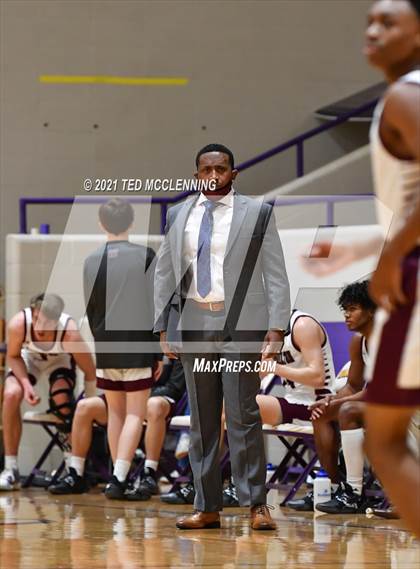 Thumbnail 1 in Morrilton vs Shiloh Christian (AAA 4A Regional First Round) photogallery.