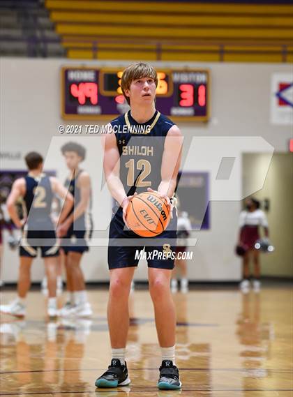 Thumbnail 1 in Morrilton vs Shiloh Christian (AAA 4A Regional First Round) photogallery.