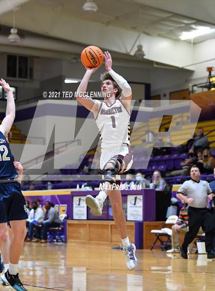 Thumbnail 1 in Morrilton vs Shiloh Christian (AAA 4A Regional First Round) photogallery.