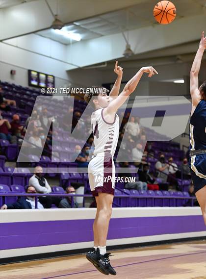 Thumbnail 1 in Morrilton vs Shiloh Christian (AAA 4A Regional First Round) photogallery.