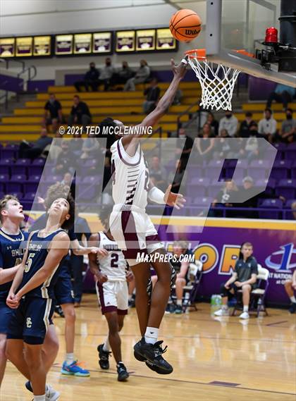 Thumbnail 2 in Morrilton vs Shiloh Christian (AAA 4A Regional First Round) photogallery.