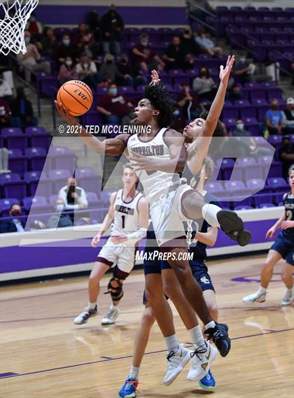 Thumbnail 3 in Morrilton vs Shiloh Christian (AAA 4A Regional First Round) photogallery.