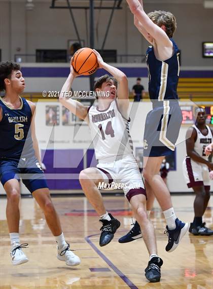 Thumbnail 2 in Morrilton vs Shiloh Christian (AAA 4A Regional First Round) photogallery.