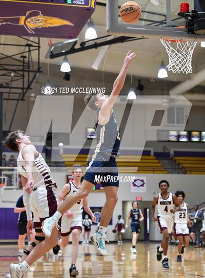 Thumbnail 2 in Morrilton vs Shiloh Christian (AAA 4A Regional First Round) photogallery.